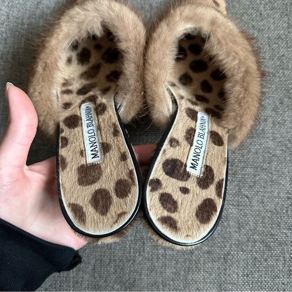 Vintage Manolo Blahnik pony hair fur trim heels - Picture 5 of 7